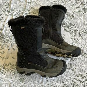 Keen Snowboots Women’s Size 7